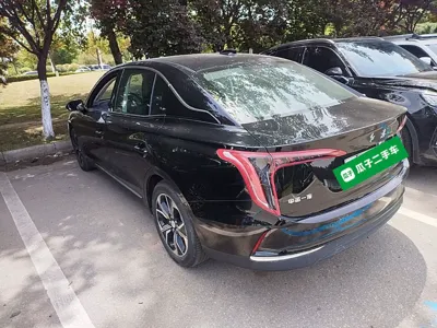 Hongqi E-QM5