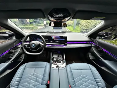 BMW i5