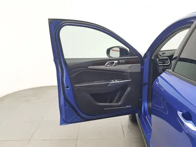Lynk & Co 02