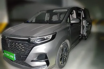 Roewe iMAX8