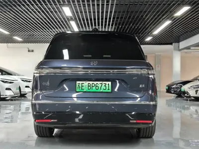 Nio ES8