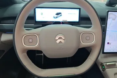 Nio ES8