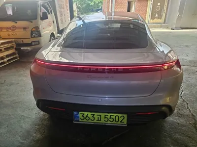Porsche Taycan