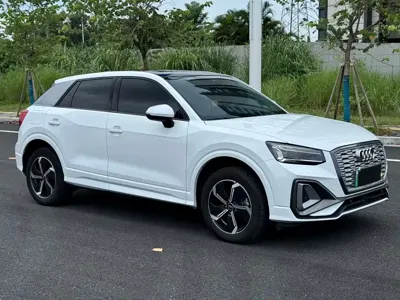 Audi Q2L e-tron