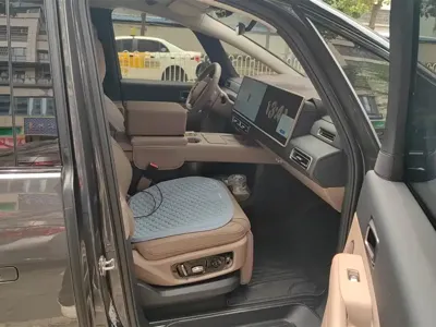 Li Auto Li MEGA