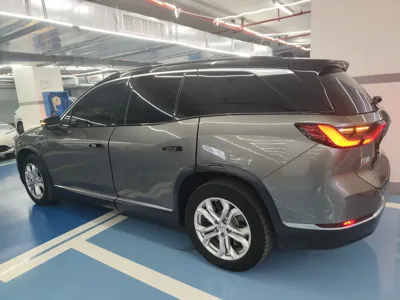 Nio ES8