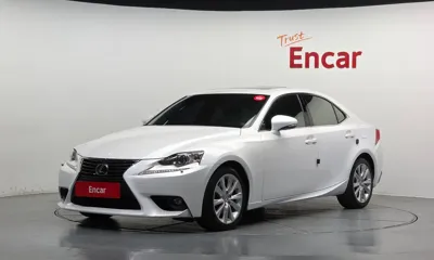 Lexus IS