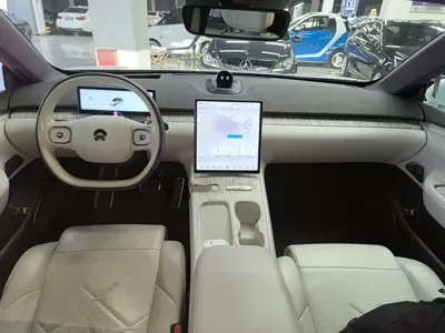 Nio ET7