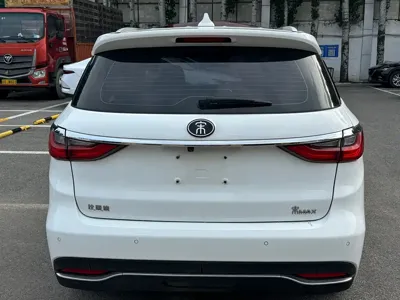 BYD MAX