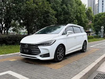 BYD MAX