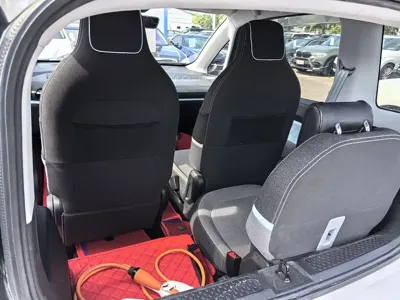 Baojun E300
