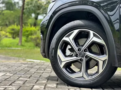 Geely Xingyue L