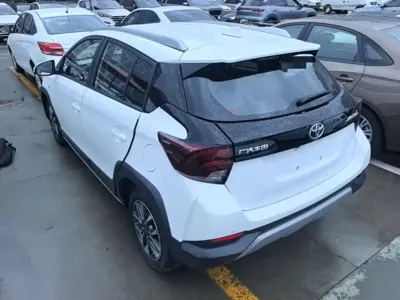 Toyota Yaris L