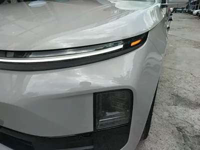 Li Auto L6