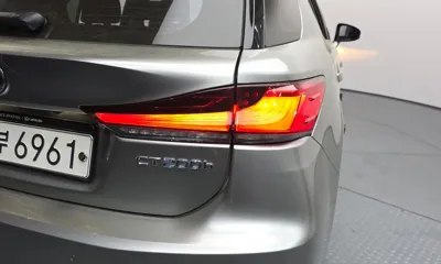 Lexus CT200h