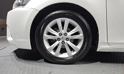 Lexus CT200h