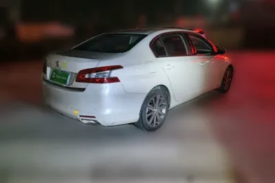 Peugeot 408