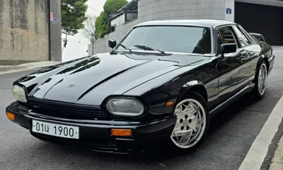 Jaguar XJR