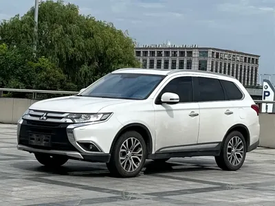 Mitsubishi Outlander (Import)