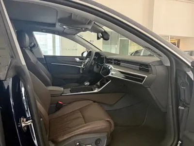 Audi A7L