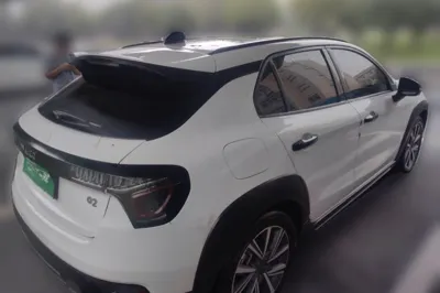 Lynk & Co 02