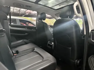 Roewe RX8
