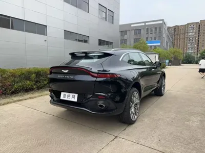 Aston Martin DBX