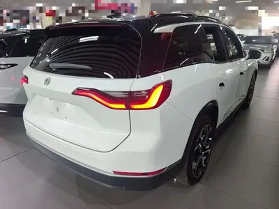 Nio ES8