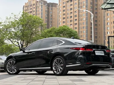 Lexus LS