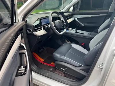 Geely Boyue L