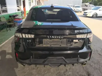 Lynk & Co 03
