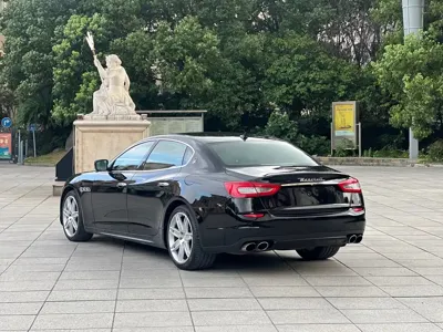 Maserati Quattroporte