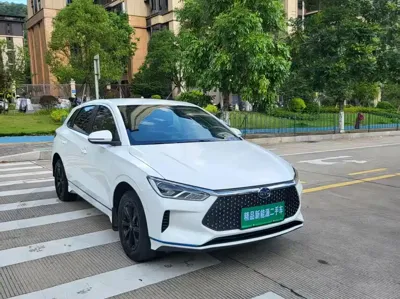BYD e2