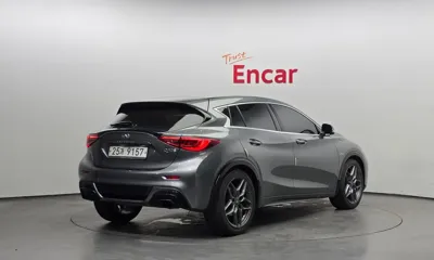 Infiniti Q30