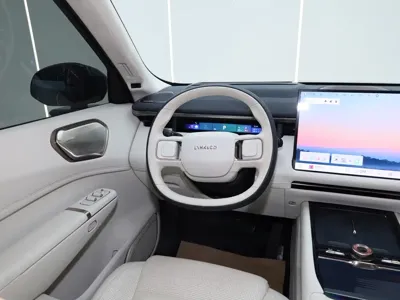 Lynk & Co 领克900