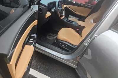 Geely Galaxy L7