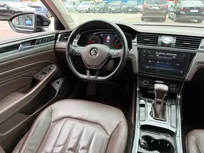 Volkswagen Phideon