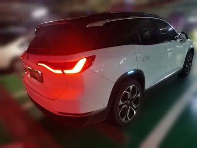 Nio ES8