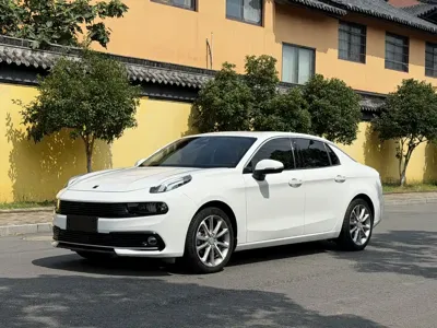 Lynk & Co 03