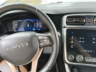 Lynk & Co 01