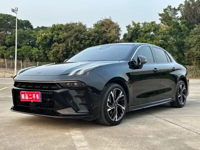 Lynk & Co 03
