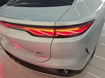 BYD 汉L