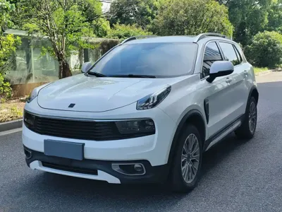 Lynk & Co 01