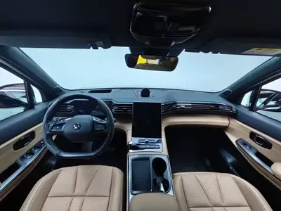 Nio ES8