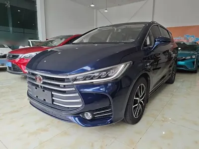 BYD MAX