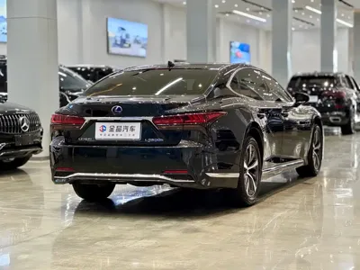 Lexus LS