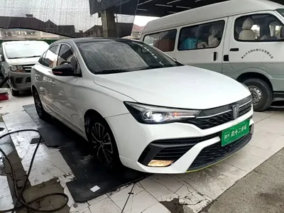 Roewe i5