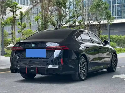 BMW i5