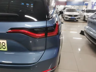 Nio ES8