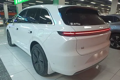 Li Auto L6